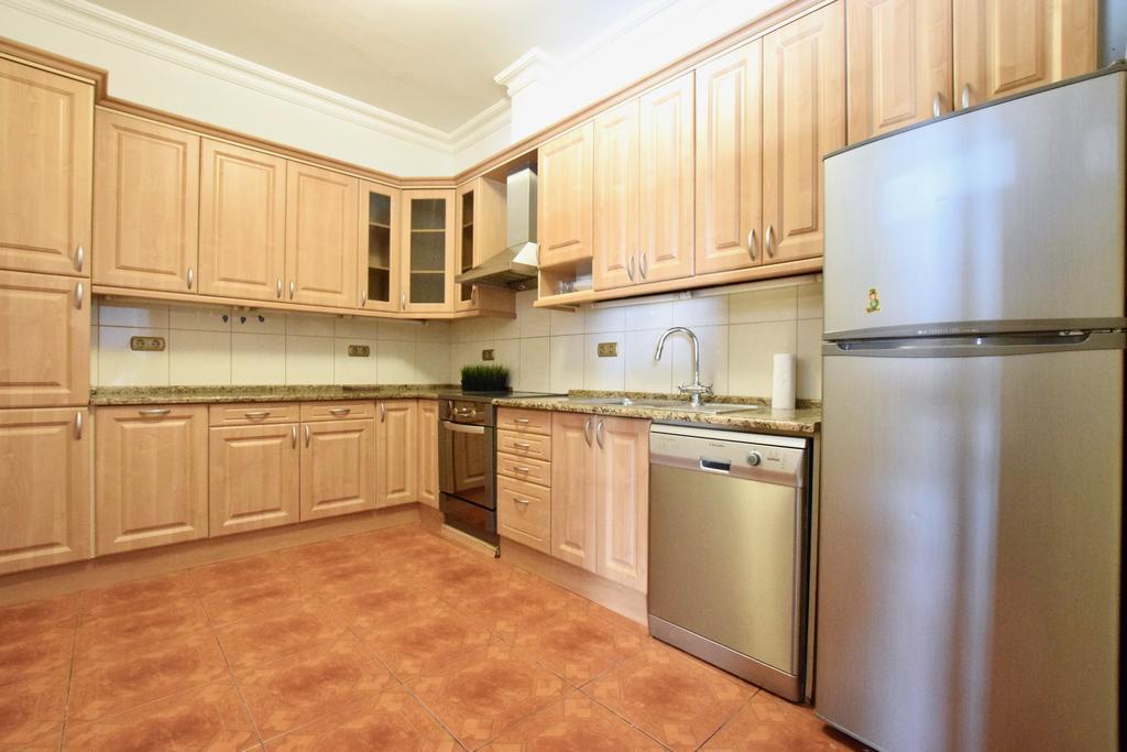 Standerd Apartment By Hi5 - Lovag Family Suites بودابست المظهر الخارجي الصورة