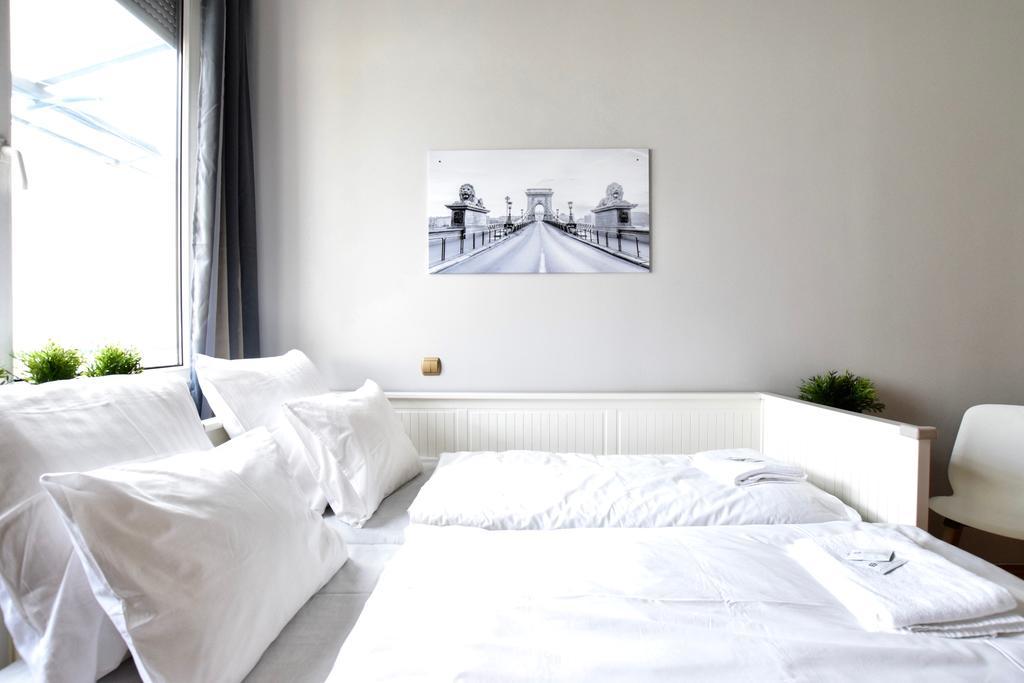 Standerd Apartment By Hi5 - Lovag Family Suites بودابست المظهر الخارجي الصورة