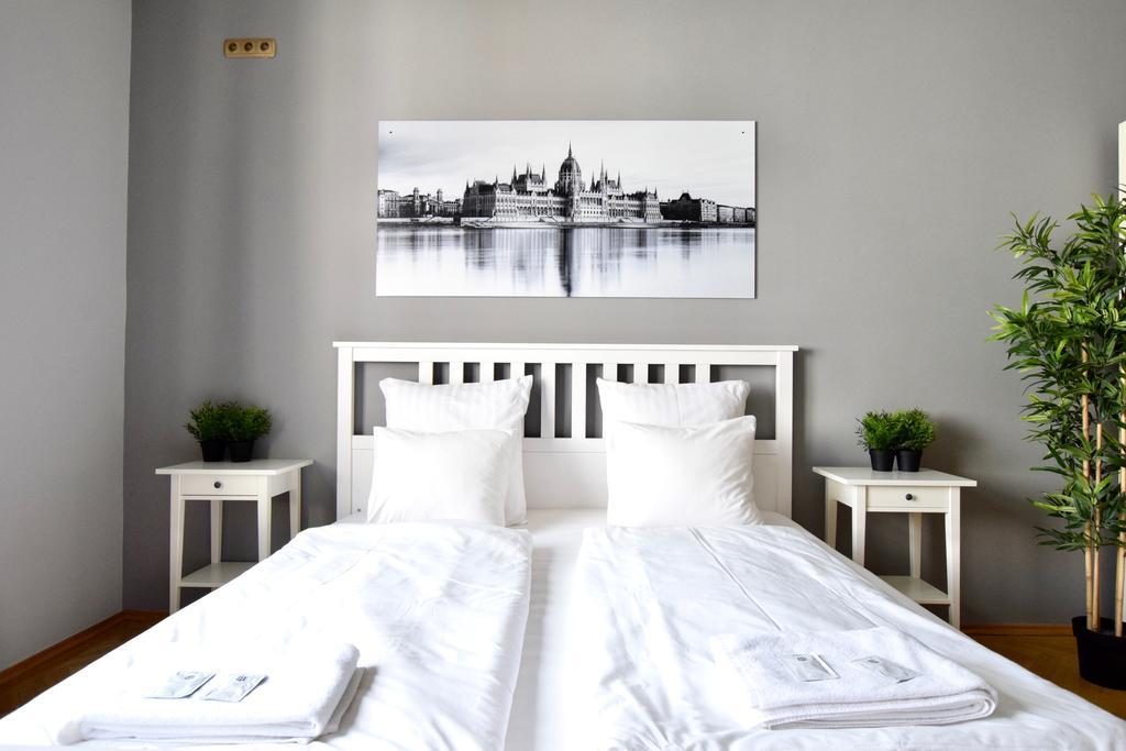 Standerd Apartment By Hi5 - Lovag Family Suites بودابست المظهر الخارجي الصورة