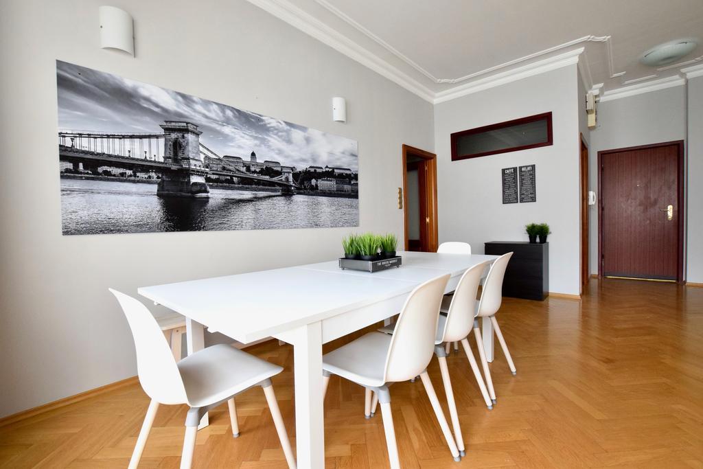 Standerd Apartment By Hi5 - Lovag Family Suites بودابست المظهر الخارجي الصورة