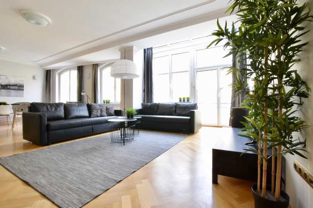 Standerd Apartment By Hi5 - Lovag Family Suites بودابست المظهر الخارجي الصورة