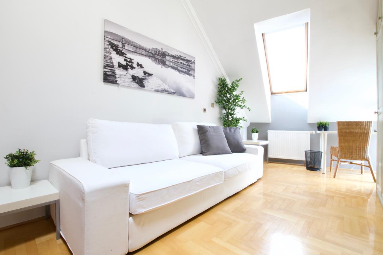 Standerd Apartment By Hi5 - Lovag Family Suites بودابست المظهر الخارجي الصورة