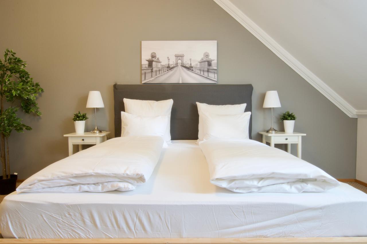 Standerd Apartment By Hi5 - Lovag Family Suites بودابست المظهر الخارجي الصورة