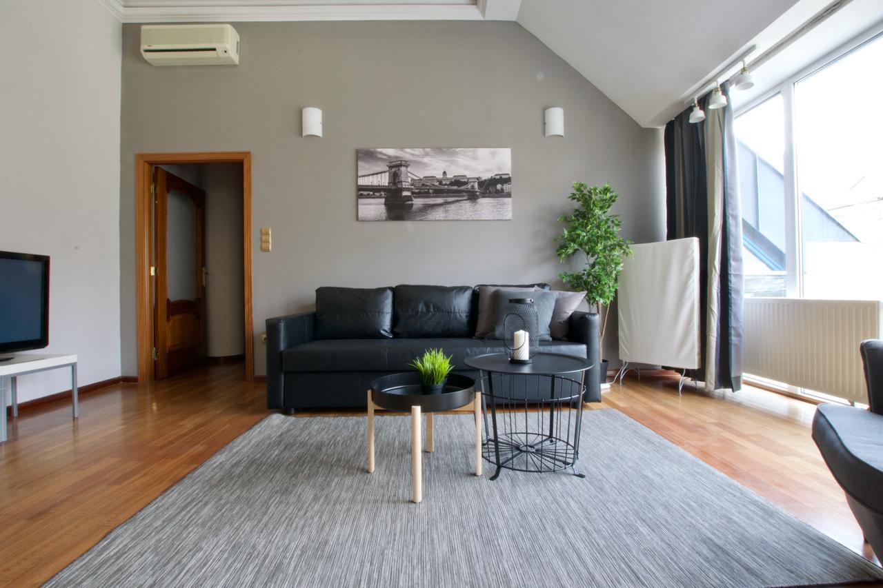 Standerd Apartment By Hi5 - Lovag Family Suites بودابست المظهر الخارجي الصورة