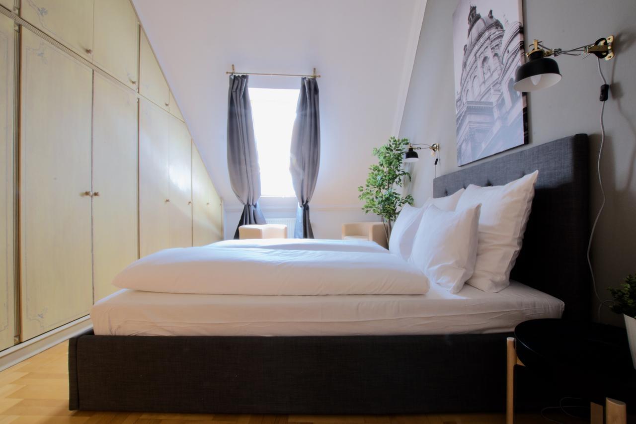 Standerd Apartment By Hi5 - Lovag Family Suites بودابست المظهر الخارجي الصورة