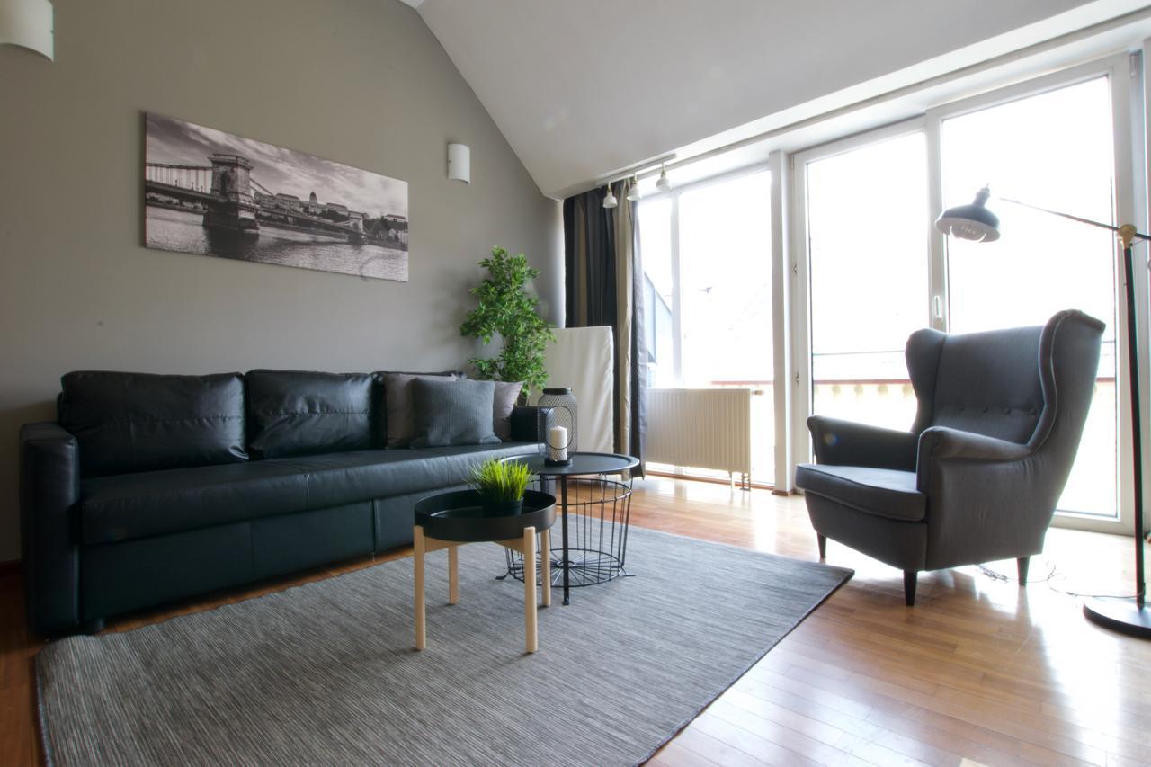 Standerd Apartment By Hi5 - Lovag Family Suites بودابست المظهر الخارجي الصورة