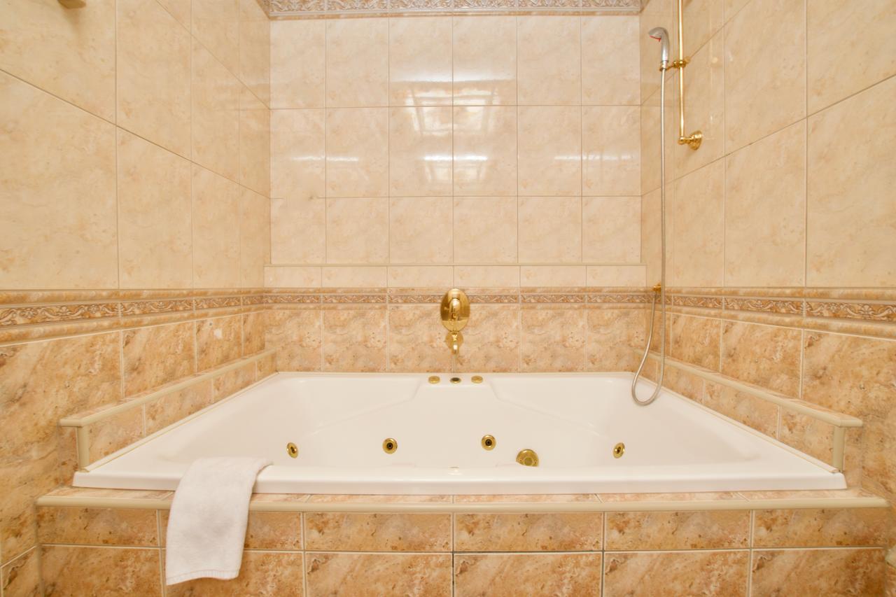 Standerd Apartment By Hi5 - Lovag Family Suites بودابست المظهر الخارجي الصورة