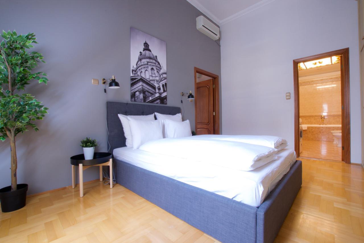 Standerd Apartment By Hi5 - Lovag Family Suites بودابست المظهر الخارجي الصورة